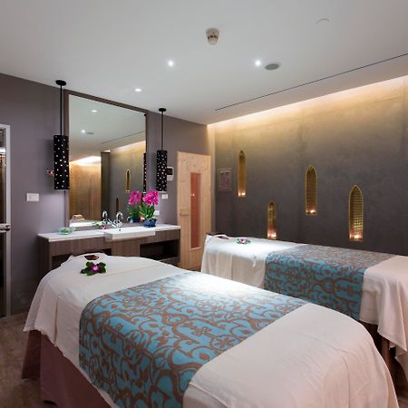 Centara Grand Beach Resort & Villas Krabi Ao Nang Exterior foto A spa treatment room