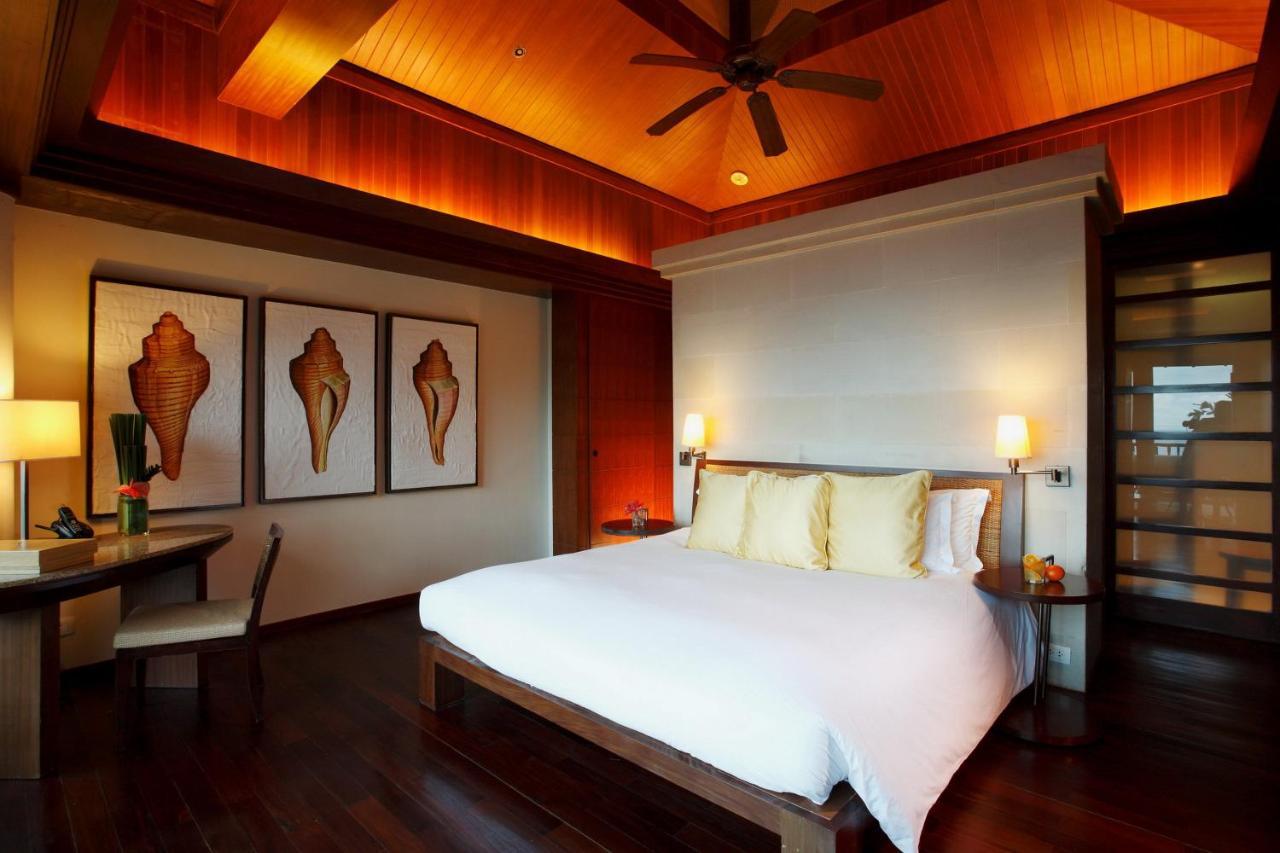 Centara Grand Beach Resort & Villas Krabi Ao Nang Exterior foto A bedroom at the resort