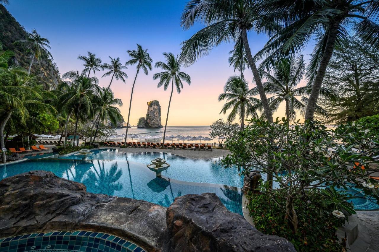 Centara Grand Beach Resort & Villas Krabi Ao Nang Exterior foto The Rock Pool at The Rocks