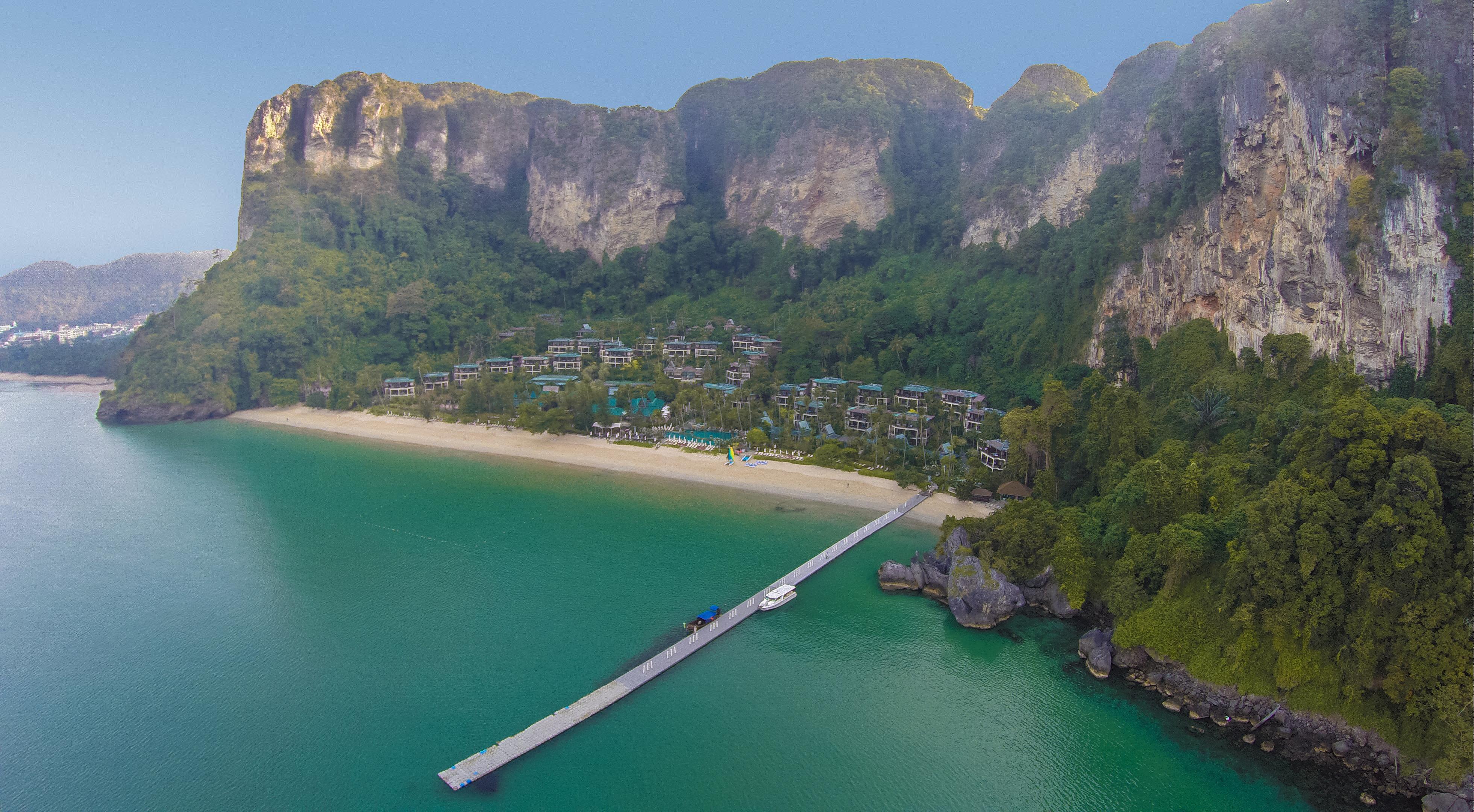 Centara Grand Beach Resort & Villas Krabi Ao Nang Exterior foto Aerial view of the resort